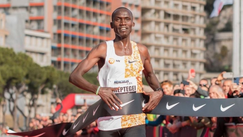 Joshua Cheptegei retrouve la ville où il a battu le record du monde du 5 km en 12'51 le 16 février 2020. L'Ougandais revient dans la Principauté avec l’envie manifeste d'envoyer aux oubliettes sa marque établie l'an passé.
