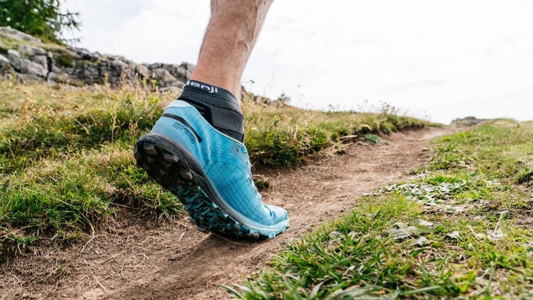 Au travers sa marque Evadict, Décathlon dévoile la Race Light, sa nouvelle chaussure de trail.