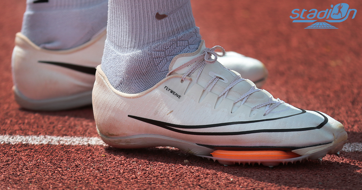 Pointes D'athlétisme Professionnelles - 8 Crampons, Plaque Carbone - Chaussures De Sprint Unisexe - Taille 10.5/44 - Beige