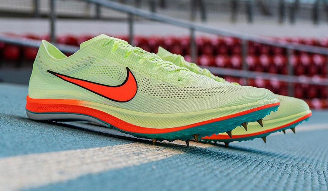 ZoomX Dragonfly : Nike présente un nouveau coloris « Volt » à son modèle de pointes de demi-fond