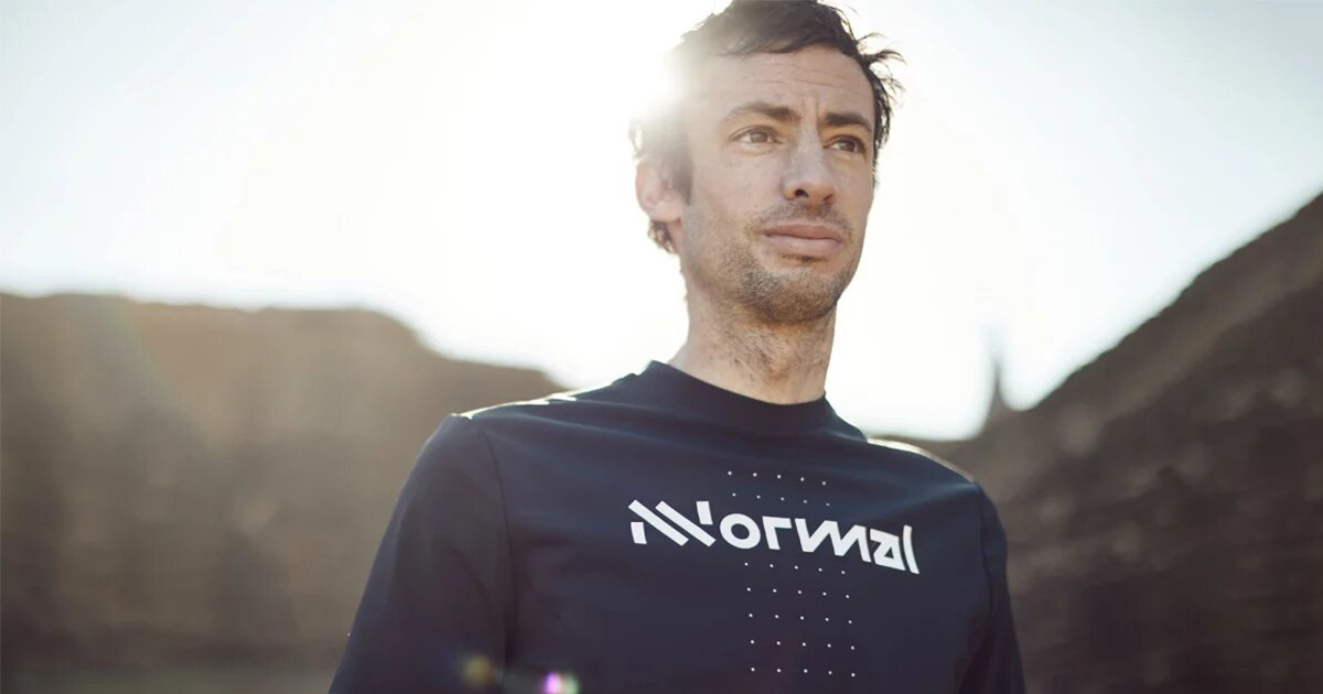 après plusieurs mois de teasing sur ses réseaux sociaux, Kilian Jornet a annoncé ce mercredi 23 mars la création de sa nouvelle marque de trail baptisée NNormal.