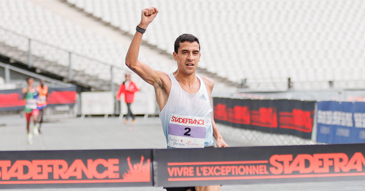 Le marathonien français Hassan Chahdi a dominé les 10 km de La Voie Royale en 28'20 dont l'arrivée était jugée au Stade de France.