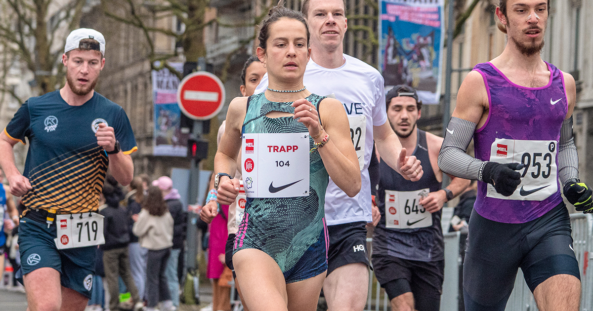 Une semaine après son titre de championne de France de cross-country à Carhaix, Manon Trapp a retranché quatre minutes à son record personnel en 1h11'38 au semi-marathon de Lille ce dimanche.