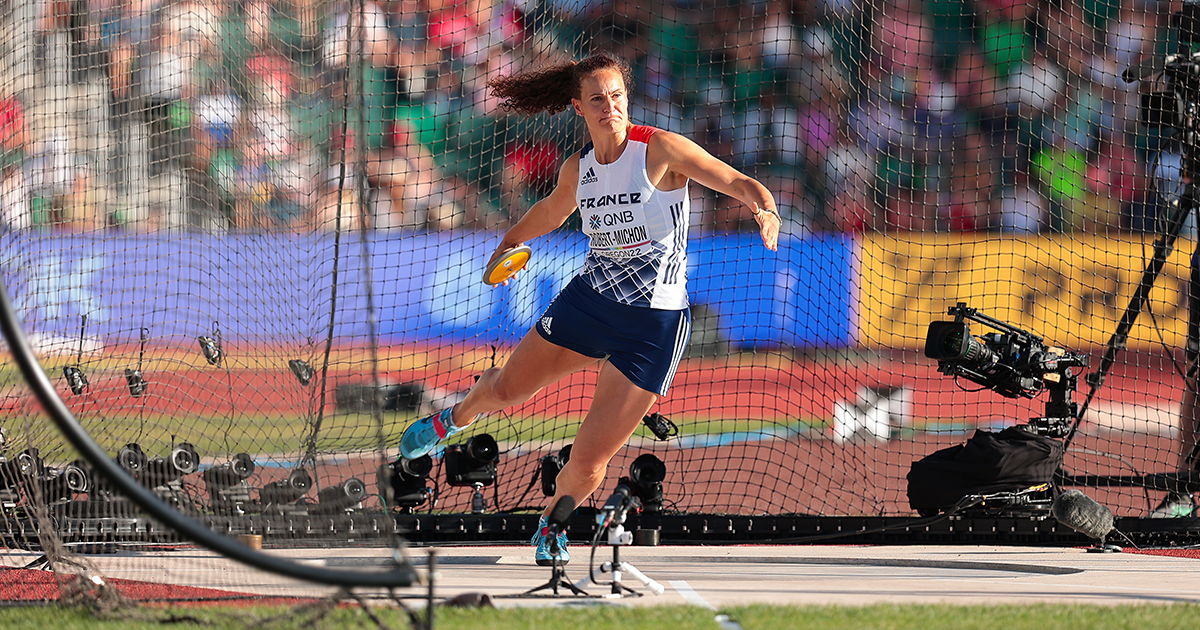 Mélina Robert-Michon (44 ans) va participer à ses dixièmes Championnats du monde d'athlétisme à Budapest au lancer du disque.
