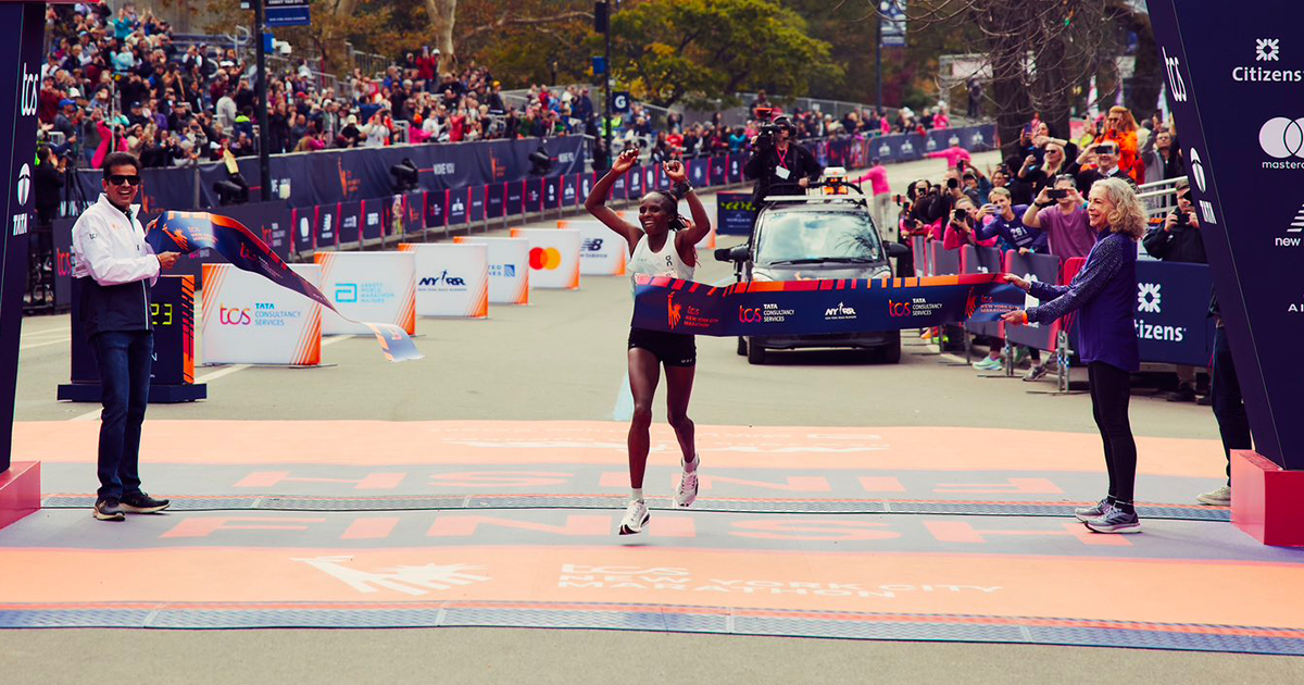 Marathon de New York 2023 : L'Éthiopien Tamirat Tola (2h04'58) et la Kényane Hellen Obiri (2h27'23) ont remporté la course américaine.