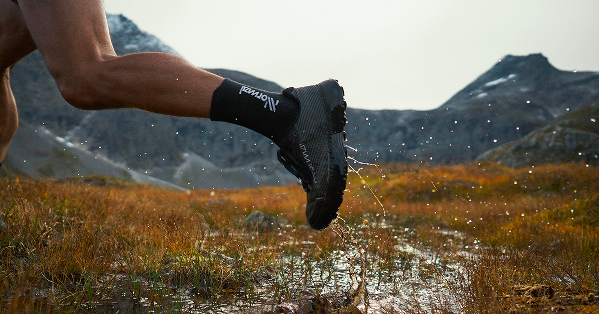 Après la Kjerag et la Tomir, NNormal, la marque fondée par Kilian Jornet et Camper en 2022, présente sa nouvelle chaussure de trail Kboix.