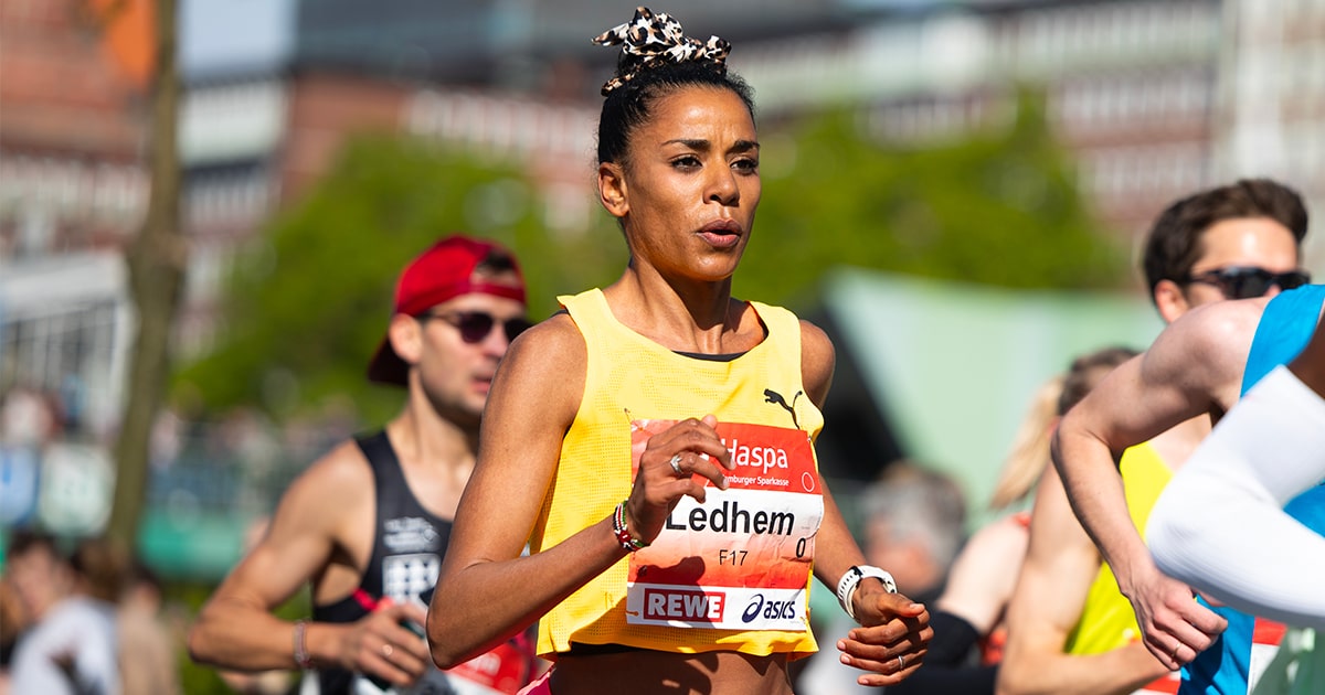 Fadouwa Ledhem s'est élancée au Marathon de Hambourg pour battre le record de France et ainsi décrocher le billet pour les JO de Paris 2024.