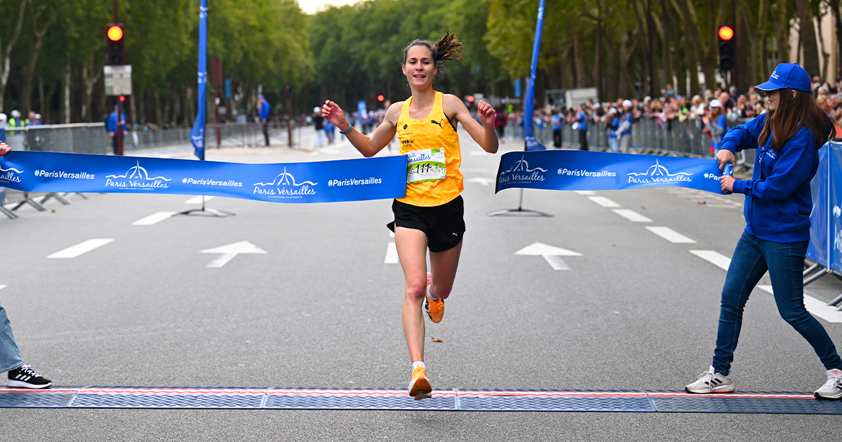 Les Français Laurent Golinelli et Mélody Julien se sont illustrés sur la 45e édition de la classique Paris-Versailles (16,2 km).