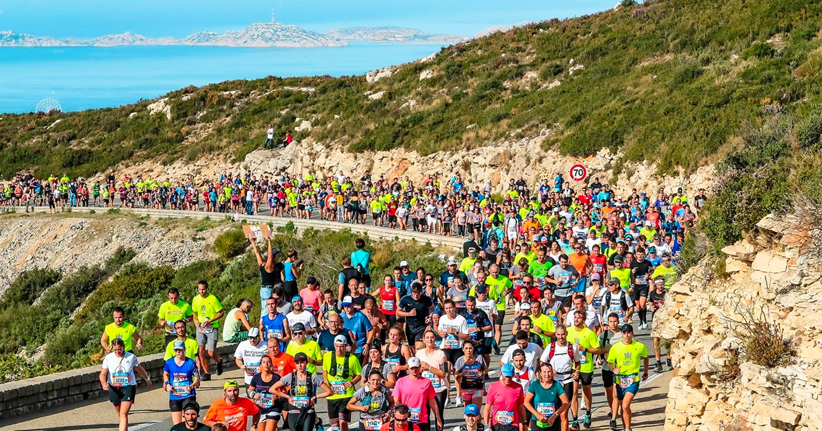 La 46e édition des 20 km de Marseille-Cassis aura lieu le dimanche 26 octobre 2025 avec 20 000 coureurs attendus sur le col de Gineste.