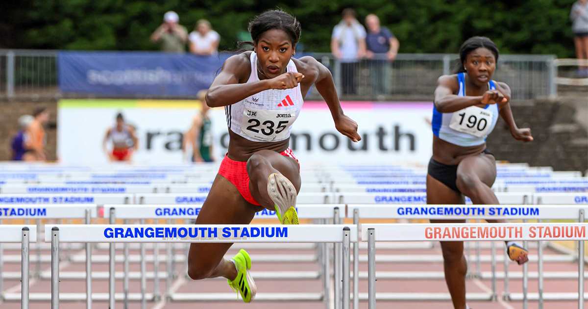 Cyréna Samba-Mayela s'est classée quatrième de la finale des Championnats d'Écosse sur 100 m haies en 13"37 (13"30 en séries) à Grangemouth.