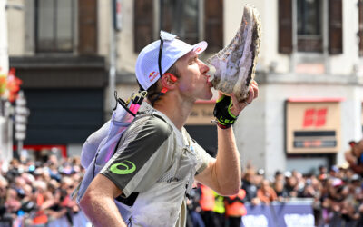 UTMB 2025 : Victoire de Tom Evans devant Ben Dhiman, Ruth Croft creuse l’écart sur Camille Bruyas et Courtney Dauwalter… Suivez l’Ultra-Trail du Mont-Blanc en direct commenté à Chamonix