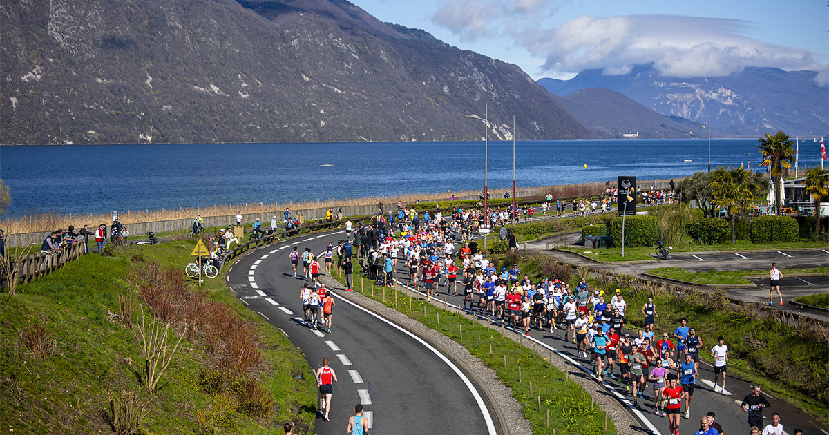 Le 10 km d'Aix-les-Bains va accueillir près de 7000 coureurs le dimanche 29 mars 2026 sur un sublime tracé le long du lac du Bourget.