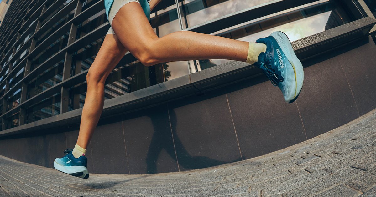 Marque running de DECATHLON, KIPRUN a annoncé le lancement de trois nouvelles chaussures : KIPRIDE MAX, KIPSTORM ELITE et KIPSUMMIT MAX.