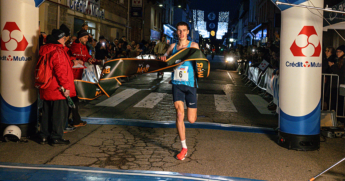 Yoann Debroucker et Florie Regnart ont remporté la première édition des Foulées de Noël by Crédit Mutuel 2025 à La Talaudière.