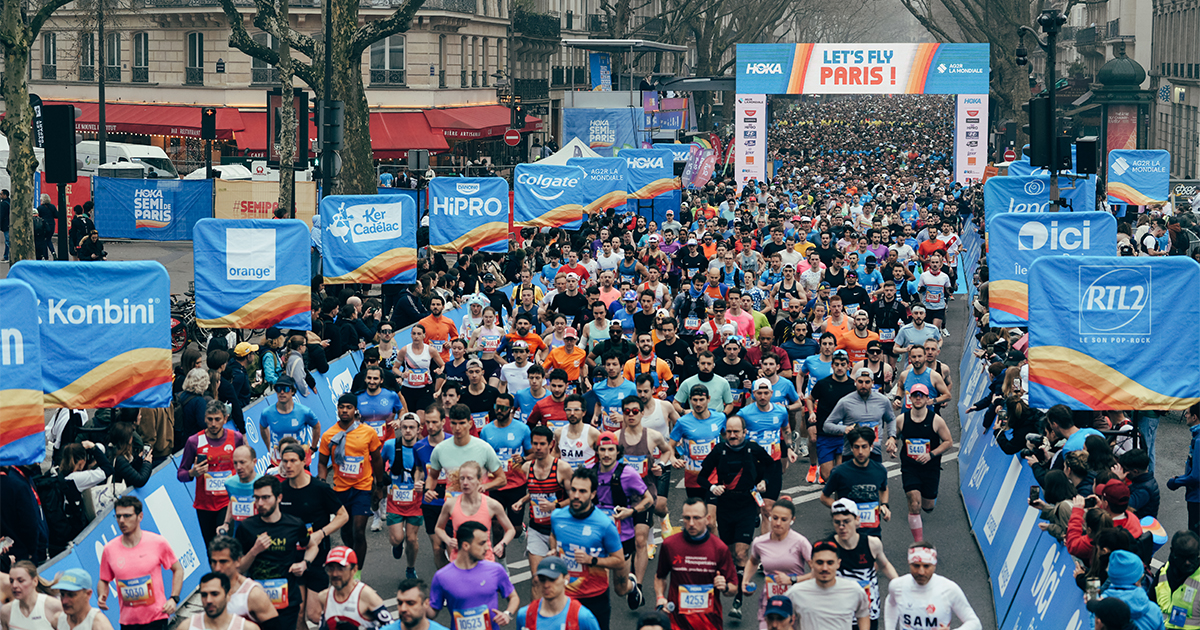 Le Kenyan Kennedy Kimutai, déjà vainqueur en 2025, a inscrit son nom une deuxième fois au palmarès du HOKA Semi de Paris 2026.
