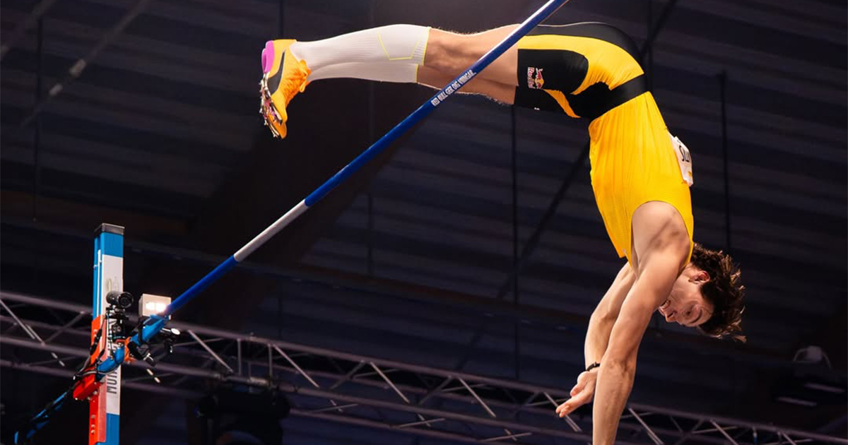 Armand Duplantis a effacé une barre à 6,31 m au saut à la perche, signant ainsi son quinzième record du monde à Uppsala, en Suède.