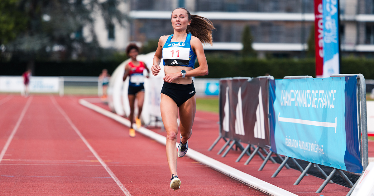 Championnats de France du 10 000 m victoires pour Alessia Zarbo et Simon Bédard à Aix-les-Bains Les Championnats de France du 10 000 m 2026 à Aix-les-Bains ont sacré Alessia Zarbo en 33'09"62 et Simon Bédard en 29'24"69.