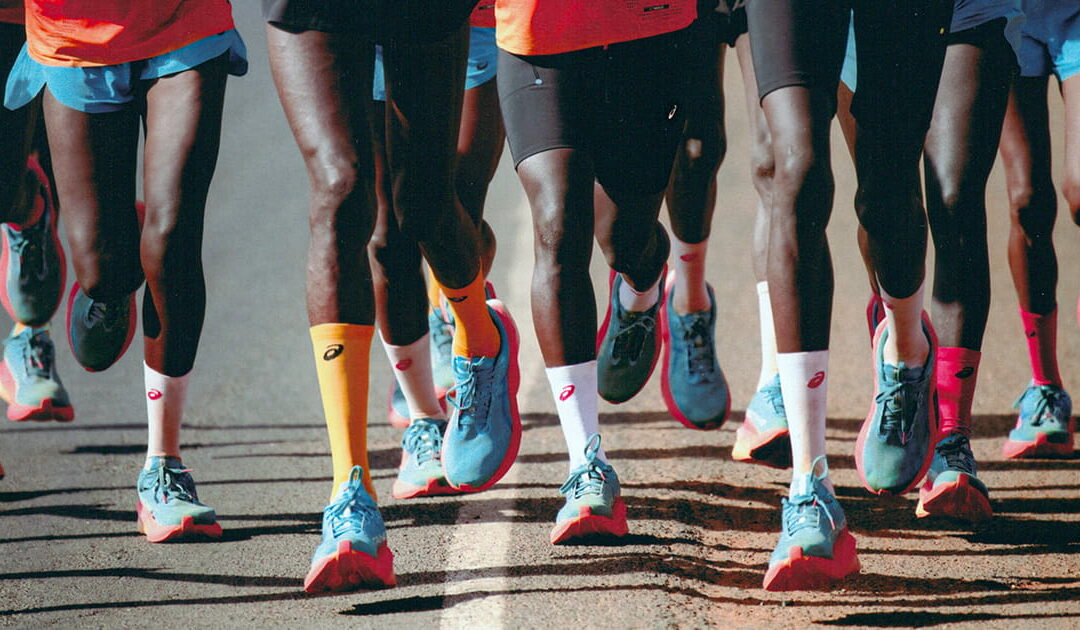 ASICS et DISTANCE lancent une collection capsule inspirée par Iten avec la Novablast 6