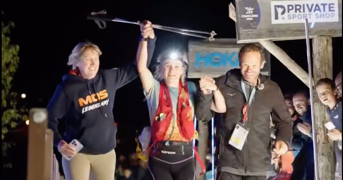 Ludovic Pommeret offre son dossard à Élise Steyaert et partage avec elle et Céline une aventure humaine unique au Festival des Templiers.