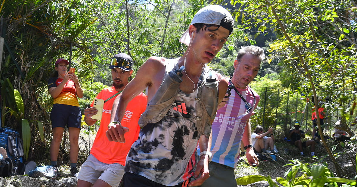 Hugo Deck victoire Diagonale des Fous 2026 à La Réunion résultats Le Français Hugo deck a magnifiquement remporté ce vendredi la mythique Diagonale des Fous 2026 (180 km et 10 200 m D+) à La Réunion.